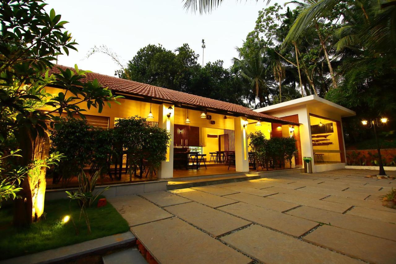 Le Candles Resort Kozhikode Exteriör bild