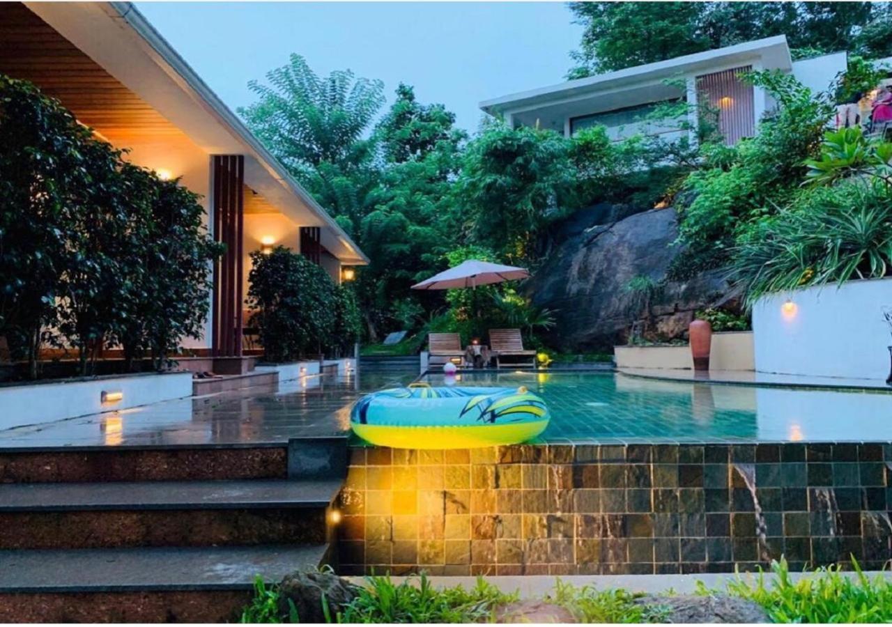 Le Candles Resort Kozhikode Exteriör bild